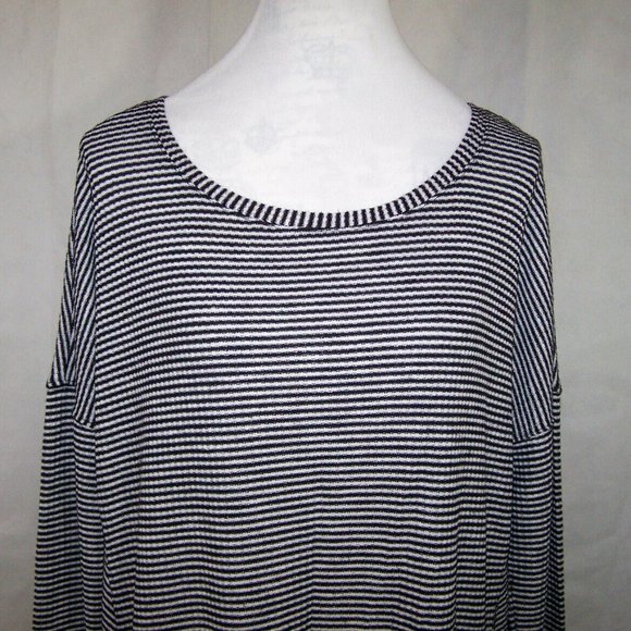 a.n.a A New Approach Shirt Top XL Stretch Black White Stripe Drop Shoulder Flowy - Picture 2 of 9